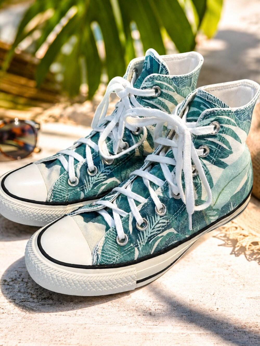 Converse Chuck Taylor Tropical Palm Print High Top Sneakers Women’s 6.5